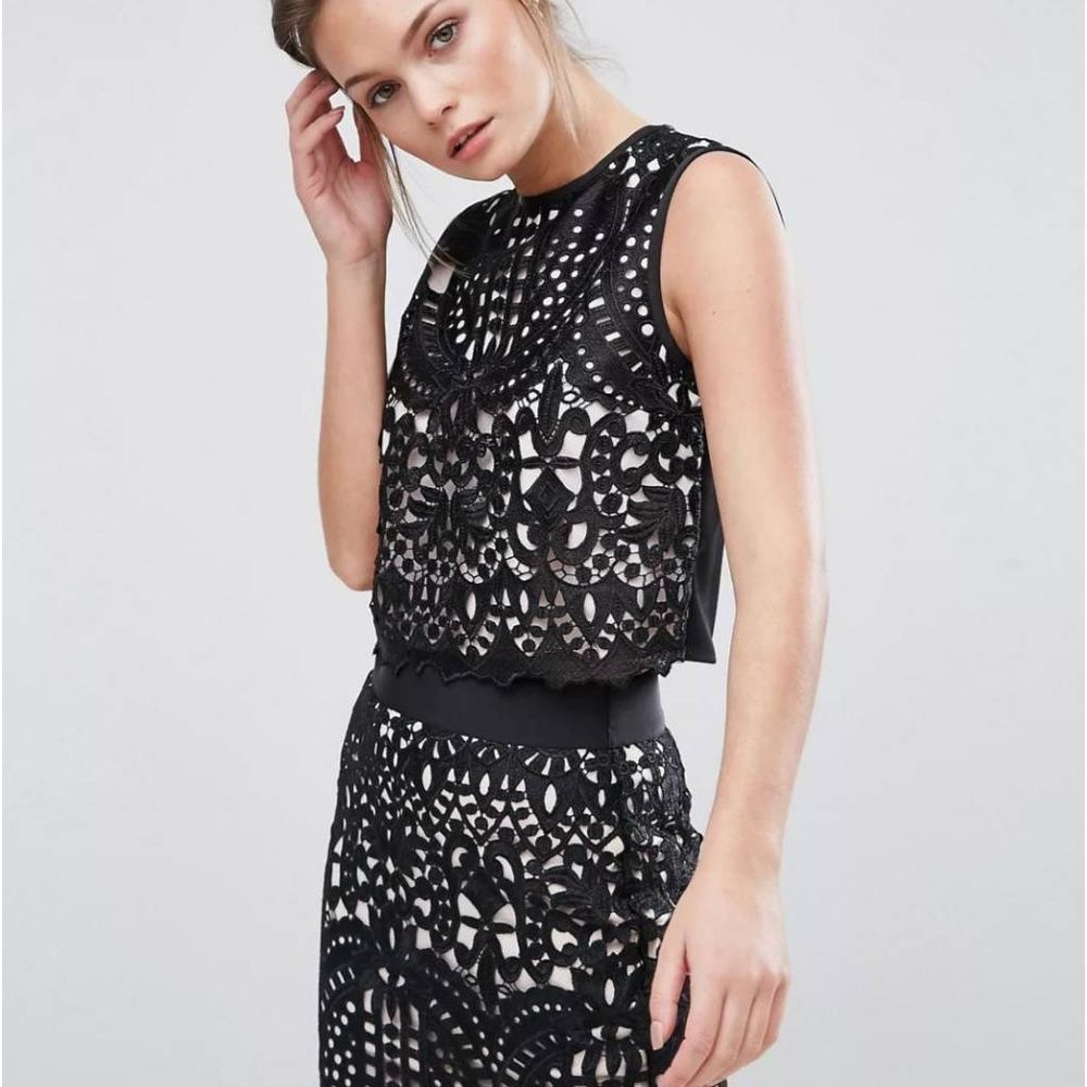 NWOT Ted Baker London Lace Falisia Crop Top
